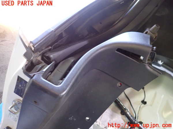 1UPJ-35867675]アバルト・124スパイダー(NF2EK)右リアピラートリム 中古_m0002.jpg