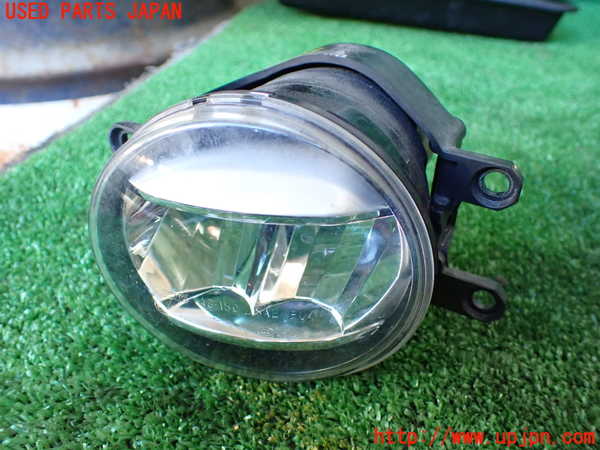 5UPJ-35871182]レクサス・IS300h(AVE30)左フォグ 中古_m0001.jpg