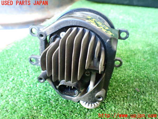 5UPJ-35871182]レクサス・IS300h(AVE30)左フォグ 中古_m0002.jpg