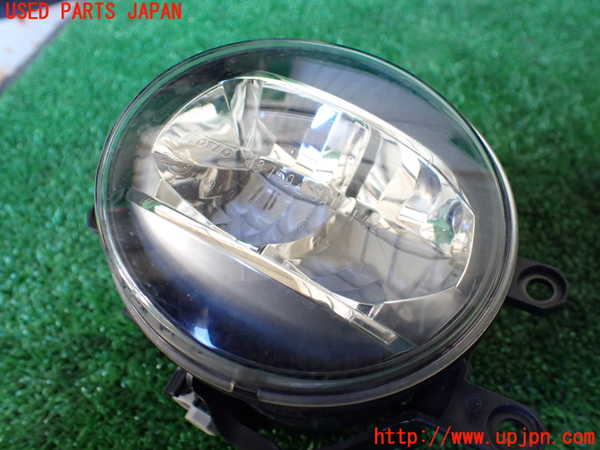 5UPJ-35871182]レクサス・IS300h(AVE30)左フォグ 中古_m0003.jpg