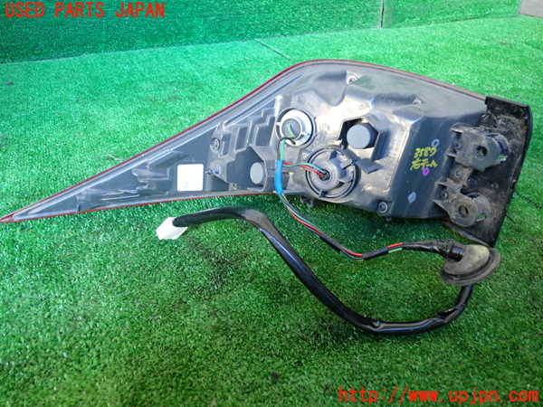 5UPJ-35871530]レクサス・IS300h(AVE30)右テールランプ 中古_m0002.jpg