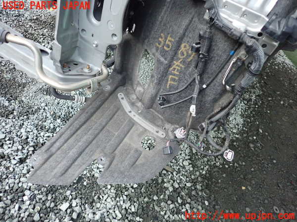 1UPJ-35871092]レクサス・IS300h(AVE30)左前フェンダーライナー 中古_m0001.jpg