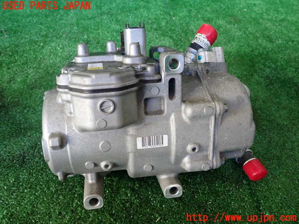 1UPJ-35876025]レクサス・IS300h(AVE30)エアコンコンプレッサー 中古_m0001.jpg