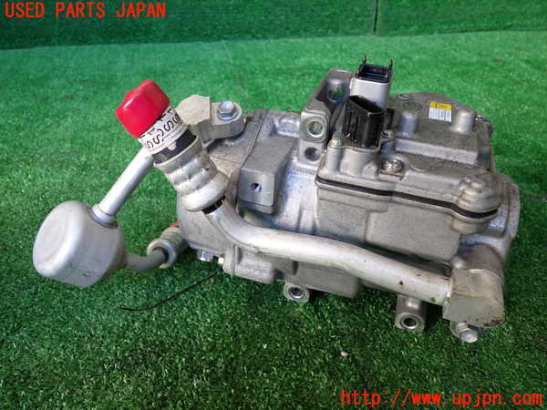 1UPJ-35876025]レクサス・IS300h(AVE30)エアコンコンプレッサー 中古_m0002.jpg