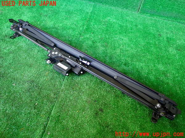 1UPJ-35877790]レクサス・IS300h(AVE30)リアサンシェード 中古_m0001.jpg