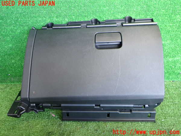 2UPJ-35907516]アウトランダーPHEV(GN0W)グローブボックス1 中古_m0001.jpg