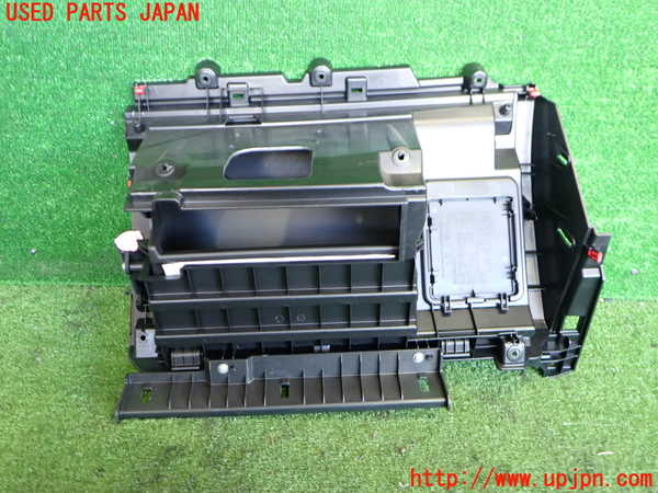 2UPJ-35907516]アウトランダーPHEV(GN0W)グローブボックス1 中古_m0003.jpg