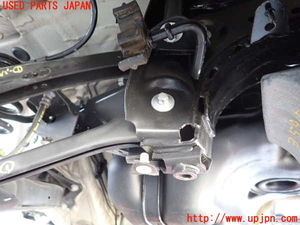 2UPJ-35955295]BMW X1(AD20)リアメンバー 中古 (F48)_m0003.jpg