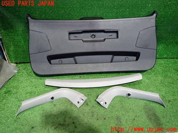 2UPJ-35951578]BMW X1(AD20)バックドア内張り 中古 (F48)_m0001.jpg