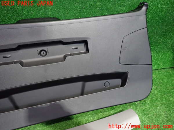 2UPJ-35951578]BMW X1(AD20)バックドア内張り 中古 (F48)_m0002.jpg