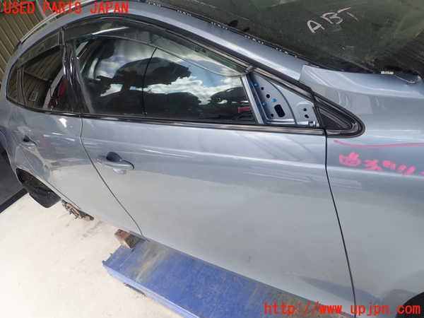 1UPJ-35991230]ボルボ・V40 クロスカントリー(MB420XC)右前ドア 中古 AGC M25 43R-00049_m0001.jpg