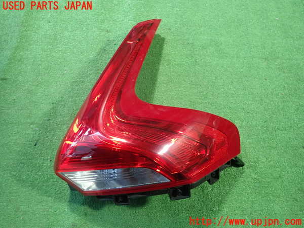 1UPJ-35991530]ボルボ・V40 クロスカントリー(MB420XC)右テールランプ 中古_m0001.jpg