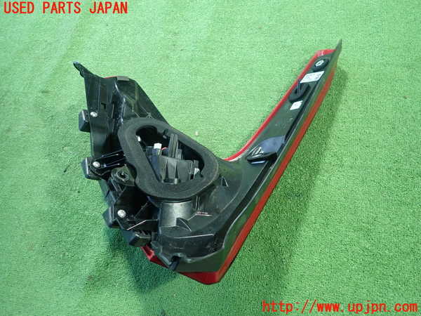 1UPJ-35991530]ボルボ・V40 クロスカントリー(MB420XC)右テールランプ 中古_m0002.jpg