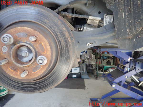 1UPJ-35994300]ボルボ・V40 クロスカントリー(MB420XC)右リアナックルハブ 中古_m0001.jpg