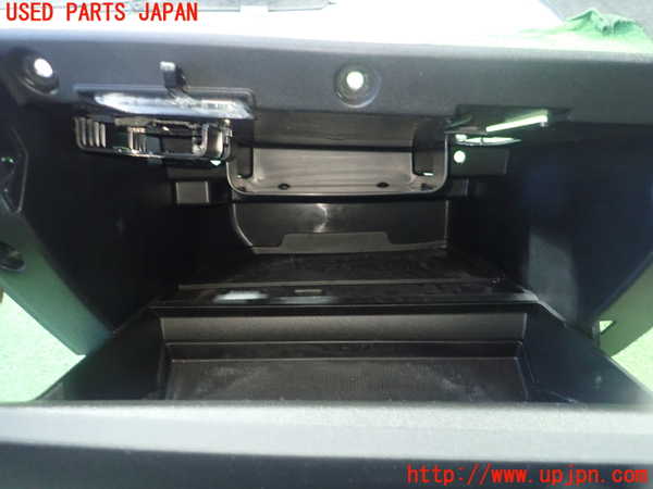 1UPJ-35997516]ボルボ・V40 クロスカントリー(MB420XC)グローブボックス1 中古_m0002.jpg