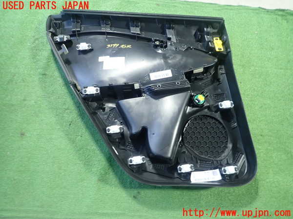 1UPJ-35991294]ボルボ・V40 クロスカントリー(MB420XC)右後ドア内張り 中古_m0003.jpg