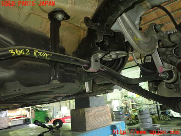 1UPJ-36025445]アウディ・A5 スポーツバック(F5CVKL)リアスタビライザー 中古_m0001.jpg