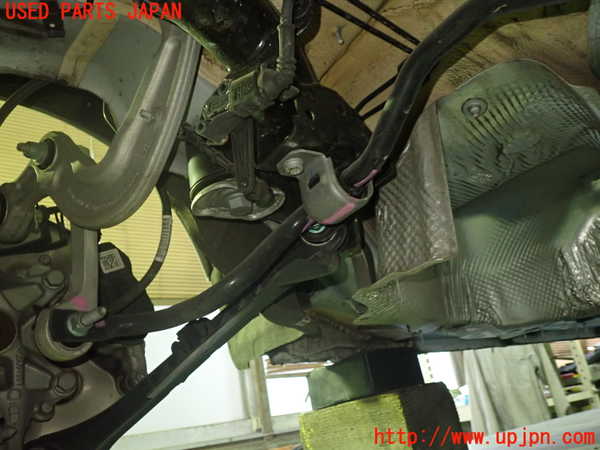 1UPJ-36025445]アウディ・A5 スポーツバック(F5CVKL)リアスタビライザー 中古_m0002.jpg