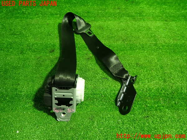 1UPJ-36027185]アウディ・A5 スポーツバック(F5CVKL)左2列目シートベルト 中古_m0003.jpg