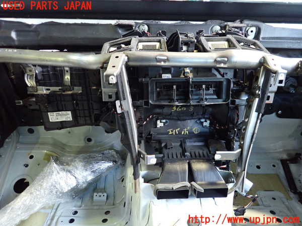 2UPJ-36036081]BMW 528i(FR30)エバポレーター1 中古 (F10)_m0001.jpg