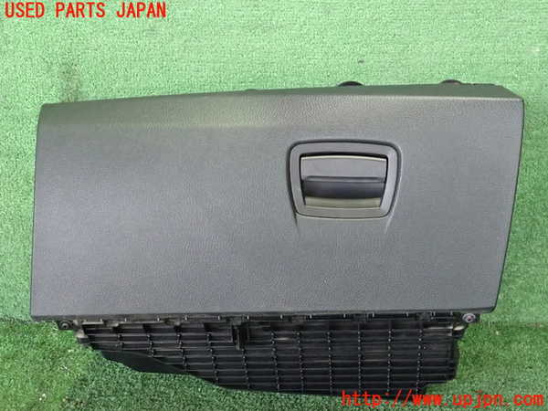 2UPJ-36037516]BMW 528i(FR30)グローブボックス1 中古 (F10)_m0001.jpg