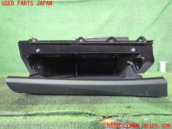 2UPJ-36037516]BMW 528i(FR30)グローブボックス1 中古 (F10)_m0003.jpg
