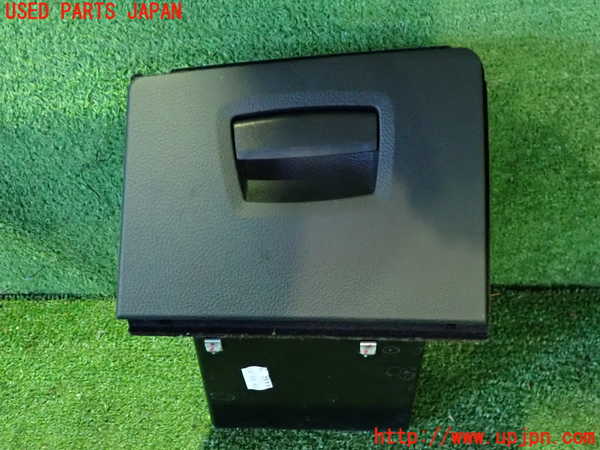 2UPJ-36037841]BMW 528i(FR30)小物入れ1 中古 (F10)_m0001.jpg