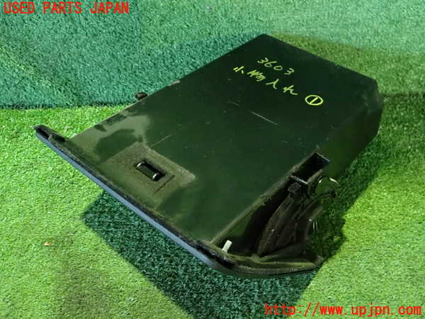 2UPJ-36037841]BMW 528i(FR30)小物入れ1 中古 (F10)_m0002.jpg