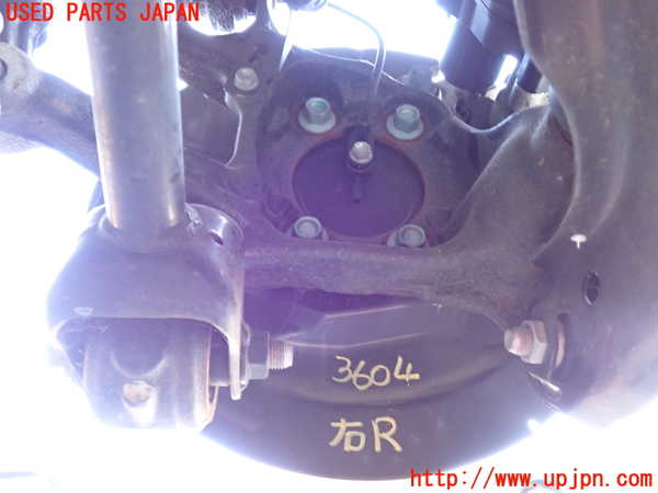 2UPJ-36044300]CX-5(KF2P)右リアナックルハブ 中古_m0002.jpg