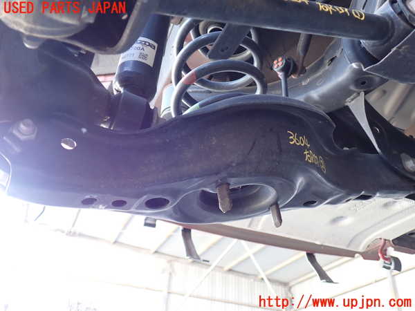 2UPJ-36045205]CX-5(KF2P)右リアロアアーム2 中古_m0001.jpg