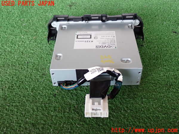 2UPJ-36046490]CX-5(KF2P)DVDプレイヤー 中古_m0003.jpg