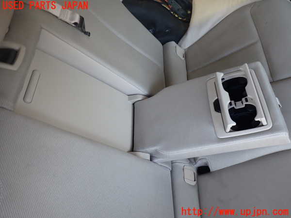 2UPJ-36057385]BMW 320d ツーリング(3D20)(F31)リアシート 中古_m0004.jpg