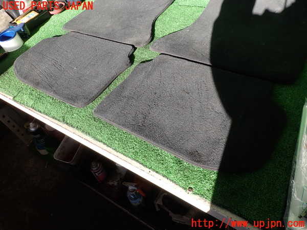 2UPJ-36077800]BMW 528i ツーリング(MU30)フロアマット 中古 (F11)_m0003.jpg