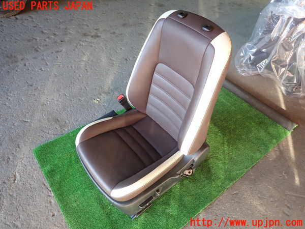 5UPJ-36107065]レクサス・IS300h(AVE30)助手席シート 中古_m0001.jpg