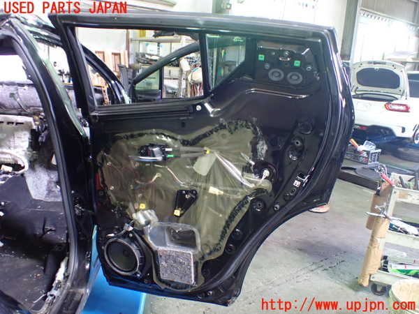 1UPJ-36111290]C-HRハイブリッド(ZYX10)右後ドア ジャンク_m0004.jpg