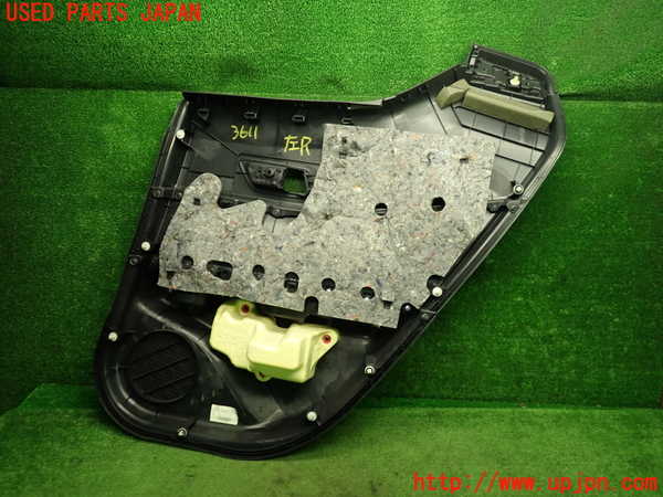 1UPJ-36111324]C-HRハイブリッド(ZYX10)左後ドア内張り 中古_m0005.jpg