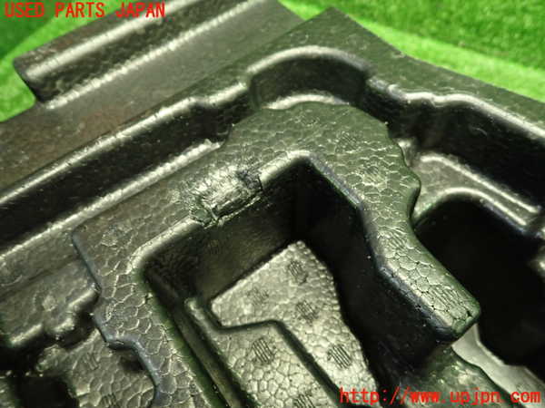 1UPJ-36117773]C-HRハイブリッド(ZYX10)ラゲッジトレイ3 中古_m0003.jpg