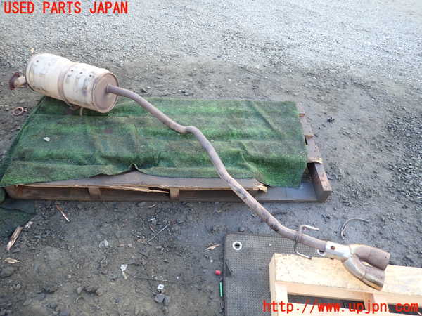 1UPJ-36122671]ハイエースワゴン100系(RZH101G)リアマフラー1 中古_m0003.jpg