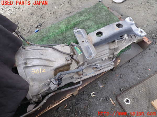 1UPJ-36123010]ハイエースワゴン100系(RZH101G)ミッション AT 2RZ-E 中古_m0002.jpg