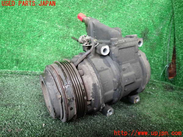 1UPJ-36126025]ハイエースワゴン100系(RZH101G)エアコンコンプレッサー 中古_m0001.jpg
