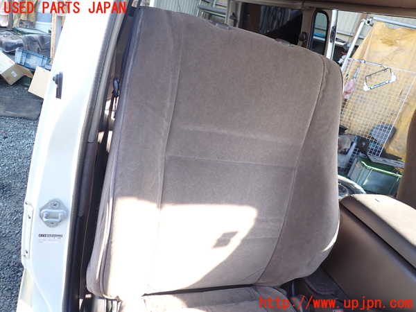 1UPJ-36127035]ハイエースワゴン100系(RZH101G)運転席シート 中古_m0002.jpg
