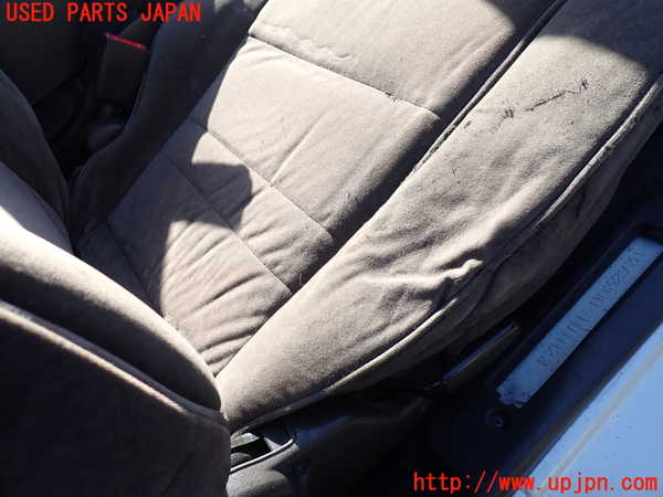 1UPJ-36127035]ハイエースワゴン100系(RZH101G)運転席シート 中古_m0004.jpg