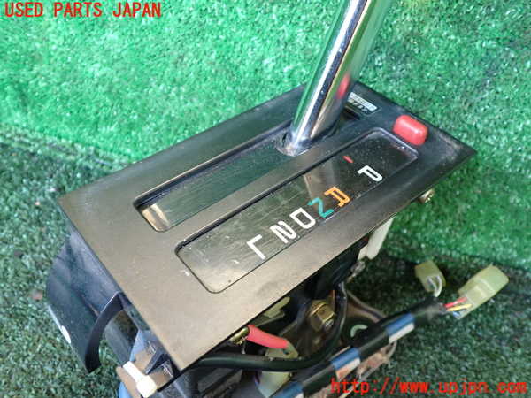 1UPJ-36127555]ハイエースワゴン100系(RZH101G)ATシフトレバー 中古_m0002.jpg