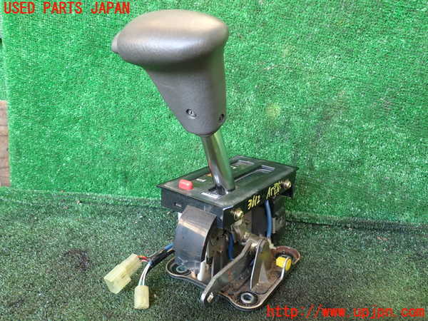 1UPJ-36127555]ハイエースワゴン100系(RZH101G)ATシフトレバー 中古_m0003.jpg