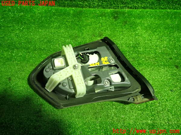 1UPJ-36141550]ベンツ C200 ステーションワゴン(205242C)(205)右リアフィニッシャー 中古_m0003.jpg