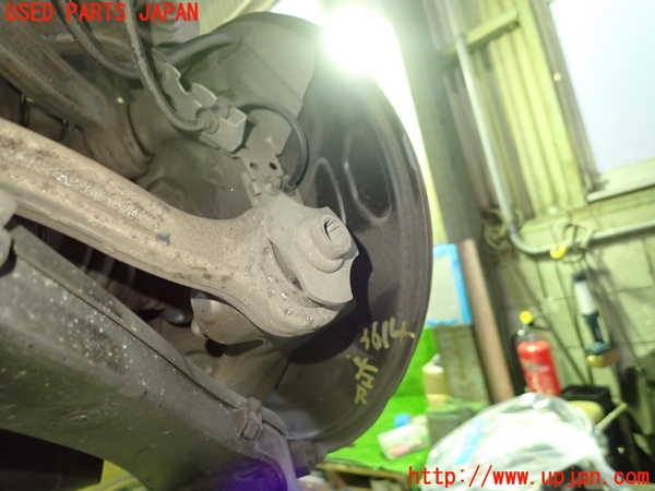 1UPJ-36144305]ベンツ C200 ステーションワゴン(205242C)(205)左リアナックルハブ 中古_m0001.jpg