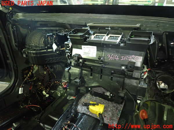1UPJ-36146081]ベンツ C200 ステーションワゴン(205242C)(205)エバポレーター1 中古_m0001.jpg