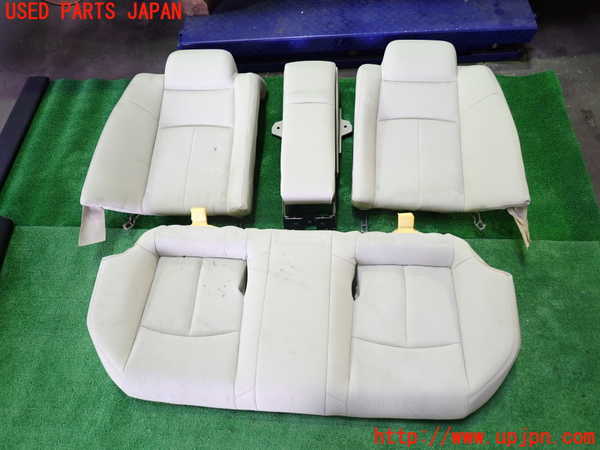 1UPJ-36157385]スカイライン(V36)リアシート 中古_m0001.jpg