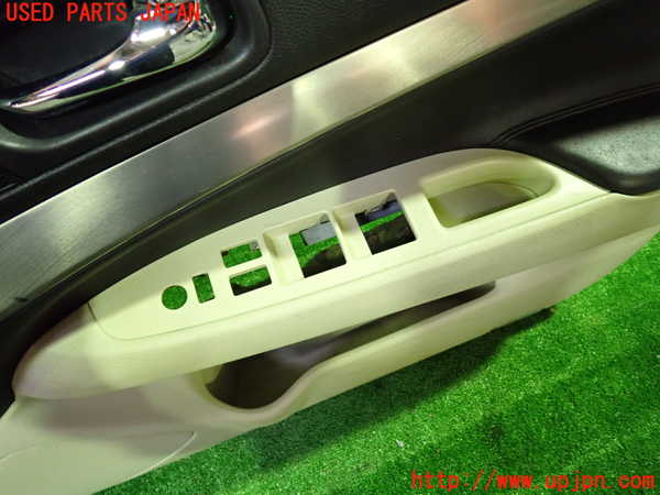 1UPJ-36151234]スカイライン(V36)右前ドア内張り 中古_m0002.jpg