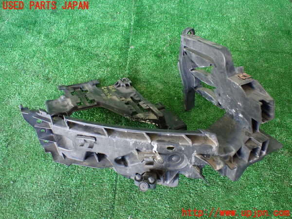 1UPJ-36161140]アウディ・Q5(8RCDNF)右ヘッドライトリム 中古_m0001.jpg